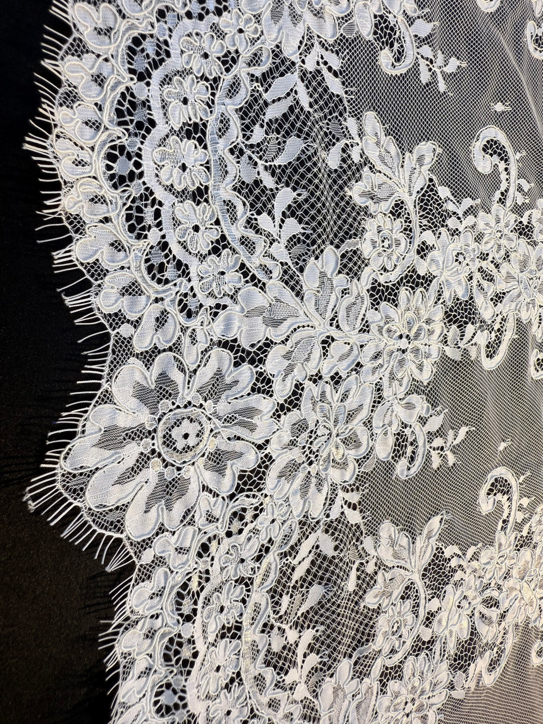 Luxury White French Lace with Floral Embroidery & Scalloped Edges( 1 Piece = 3 Meter)
