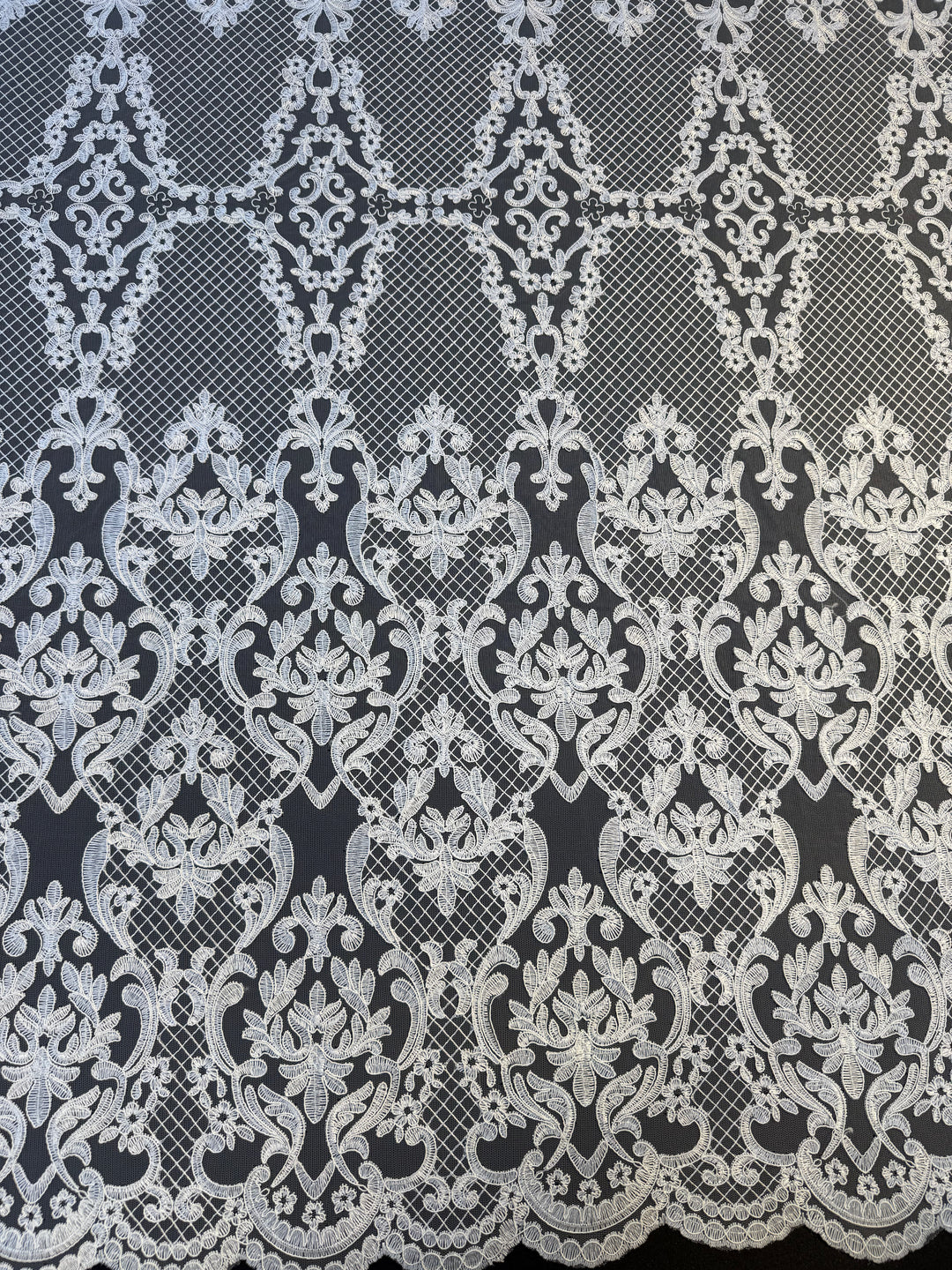 Luxury Baroque-Inspired White Embroidered Lace Fabric with Scalloped Edge( 1 Piece = 3.5 Meter)