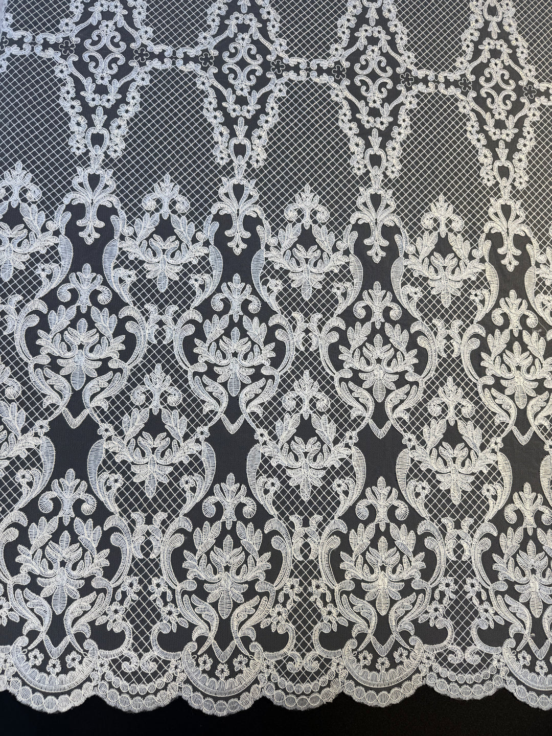Luxury Baroque-Inspired White Embroidered Lace Fabric with Scalloped Edge( 1 Piece = 3.5 Meter)