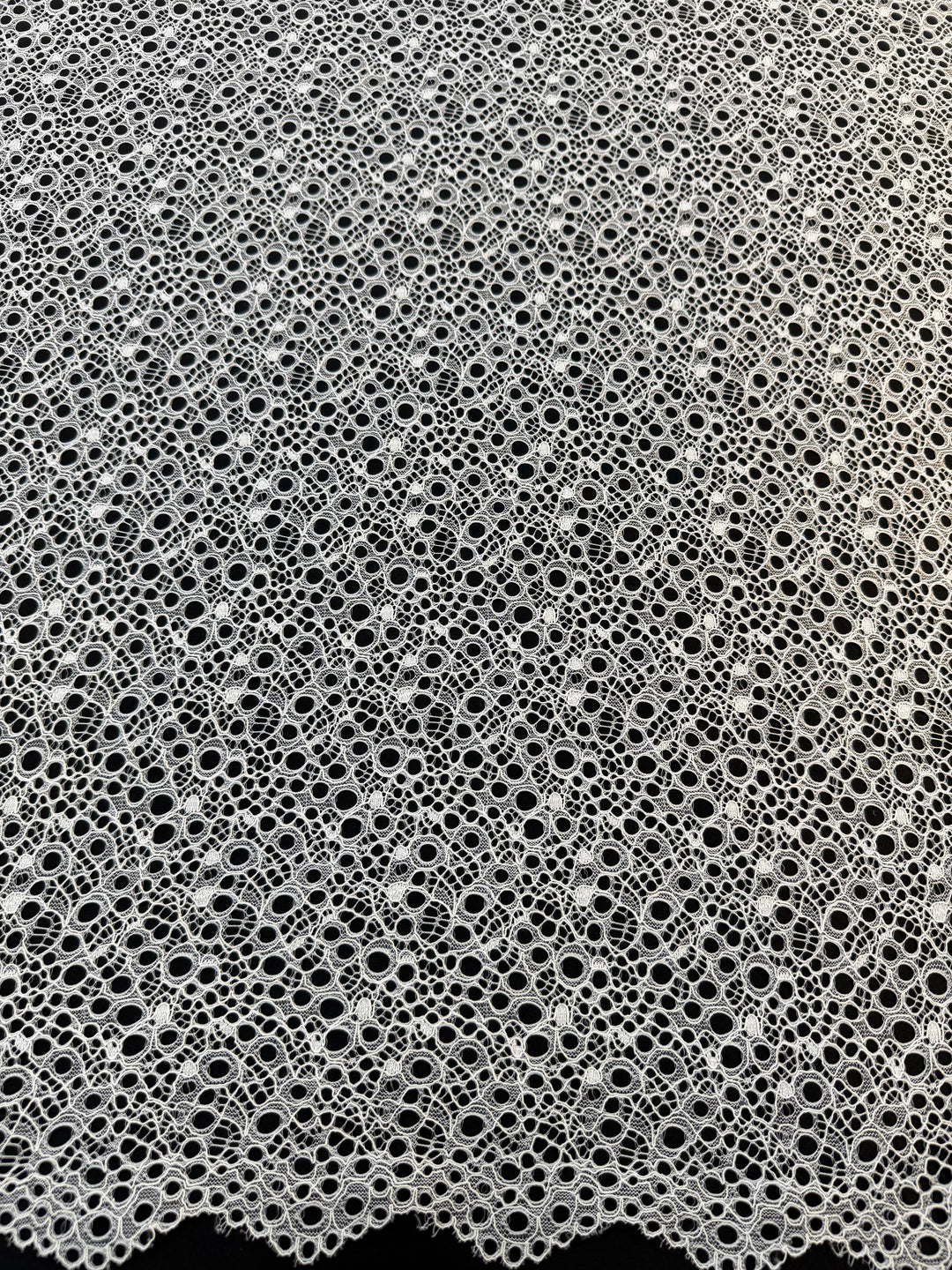 Luxury White Guipure Circle Lace Fabric – Modern Geometric Bridal & Couture Fabric( 1 Piece = 3 Meter)