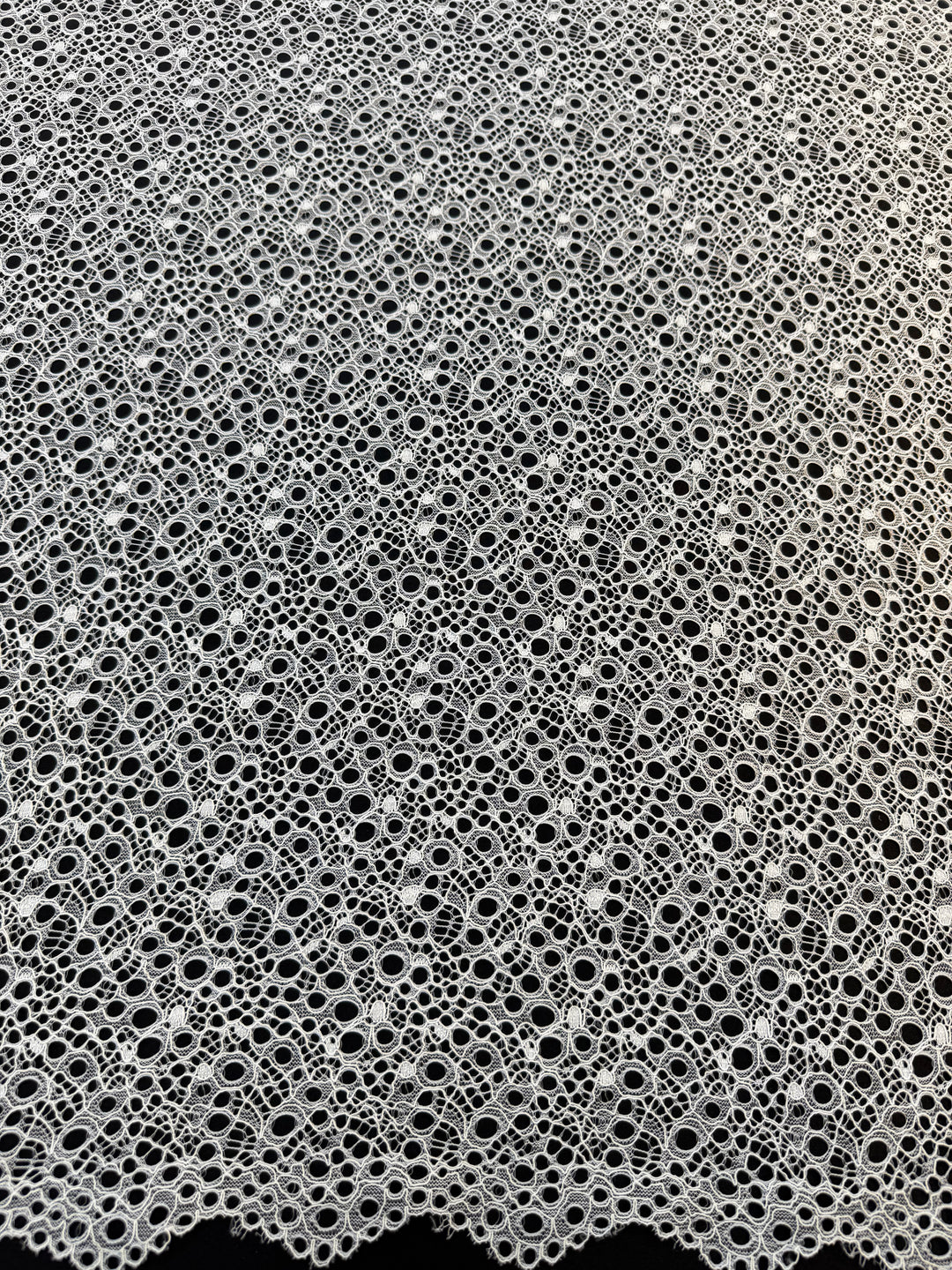 Luxury White Guipure Circle Lace Fabric – Modern Geometric Bridal & Couture Fabric( 1 Piece = 3 Meter)