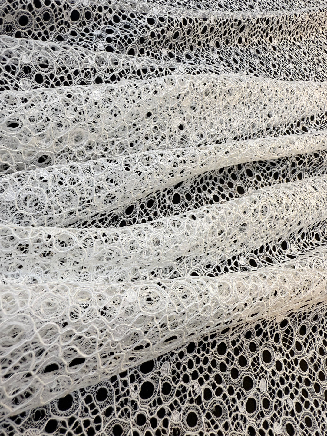 Luxury White Guipure Circle Lace Fabric – Modern Geometric Bridal & Couture Fabric( 1 Piece = 3 Meter)