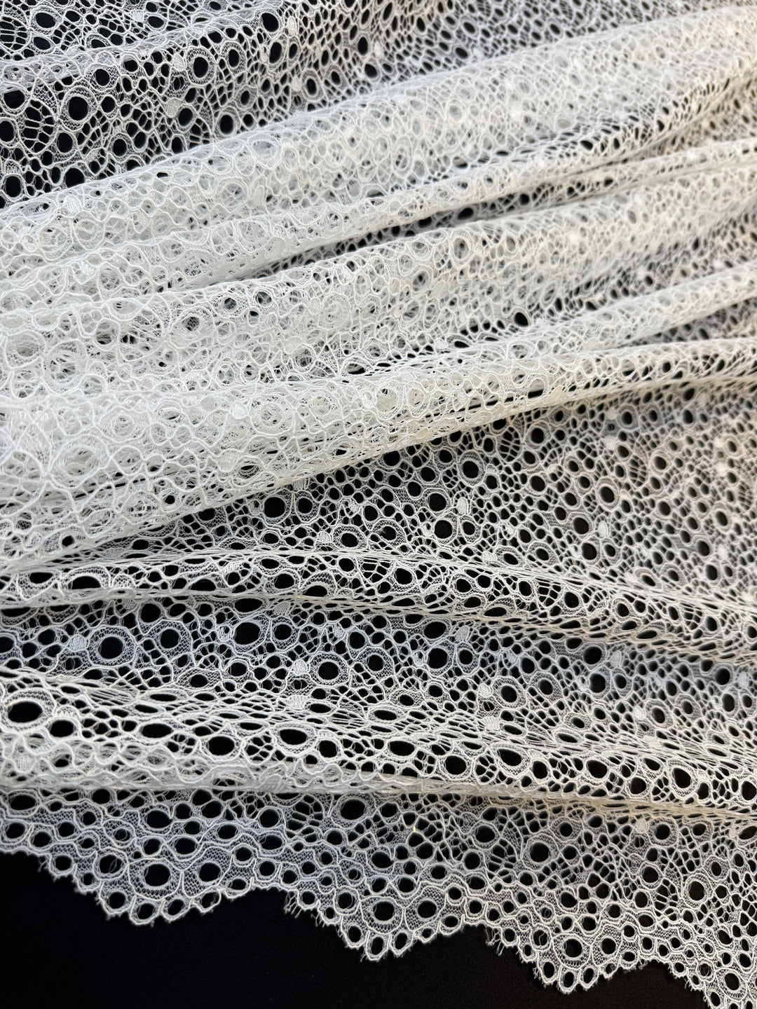 Luxury White Guipure Circle Lace Fabric – Modern Geometric Bridal & Couture Fabric( 1 Piece = 3 Meter)