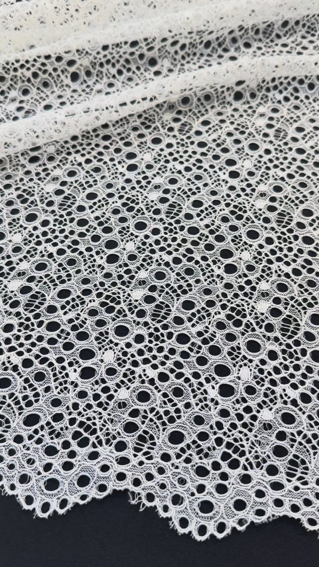 Luxury White Guipure Circle Lace Fabric – Modern Geometric Bridal & Couture Fabric( 1 Piece = 3 Meter)